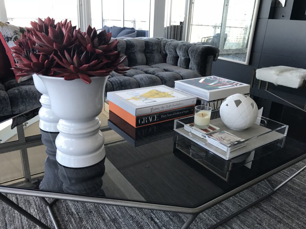 5 Simple Steps to Arrange a Coffee Table 